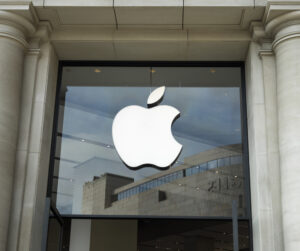 Logo at Apple Store in Spain